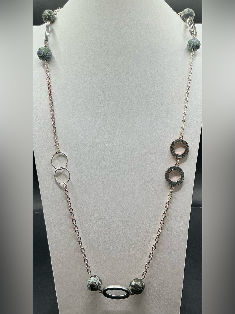 VIVI BEAD SILVER TONE BLUE AND GREY VARIEGATED BEAD LONG SECTION NECKLACE